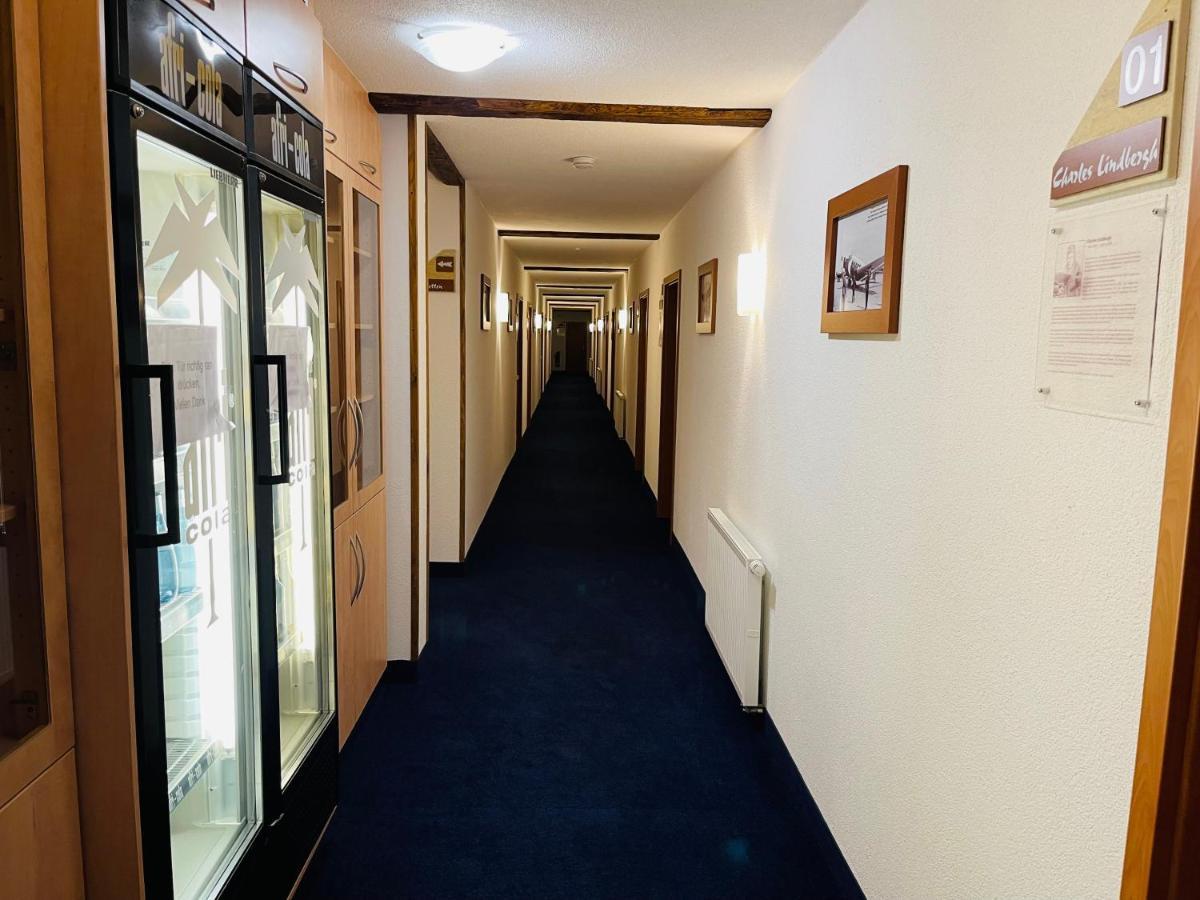 Hotel Zum Fliegerwirt Mengen Exterior photo
