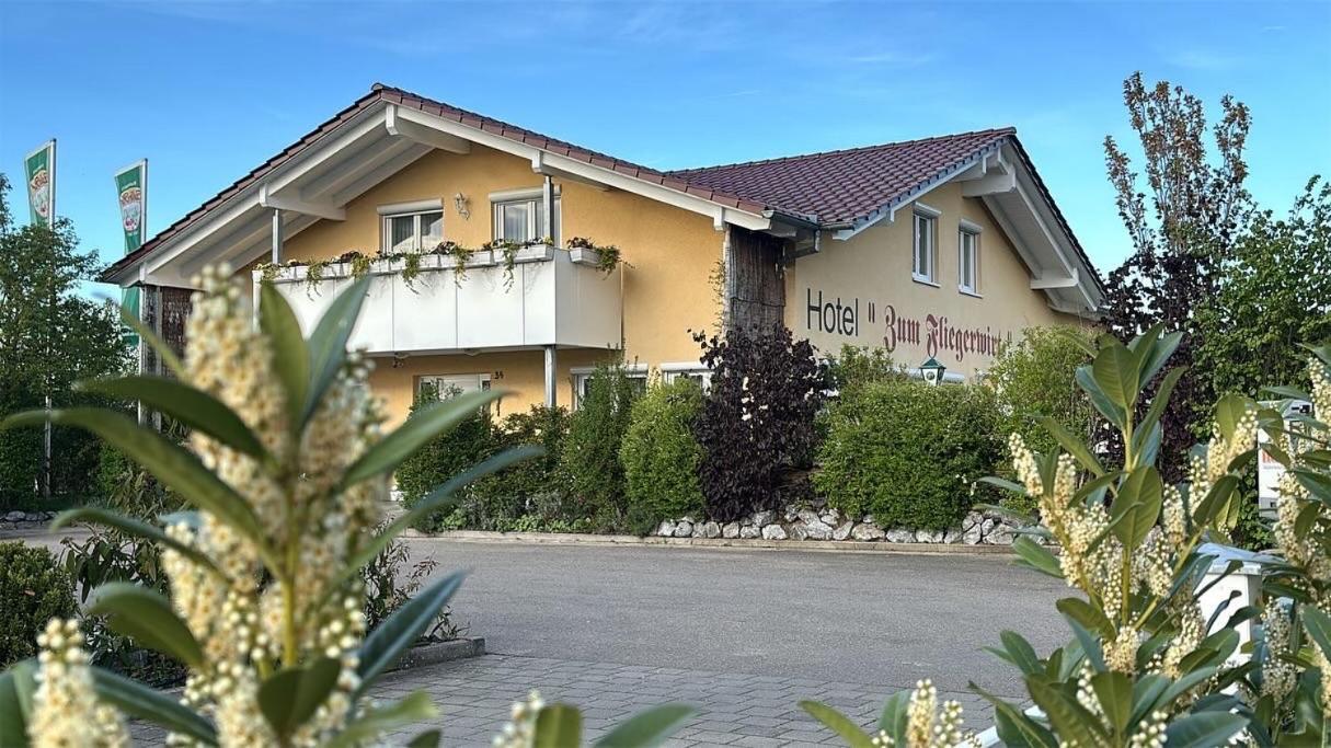 Hotel Zum Fliegerwirt Mengen Exterior photo