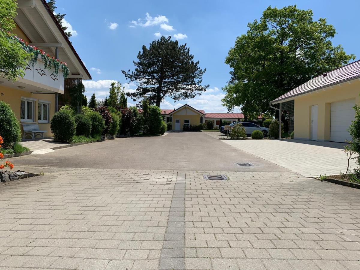 Hotel Zum Fliegerwirt Mengen Exterior photo