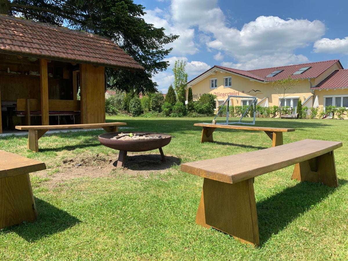 Hotel Zum Fliegerwirt Mengen Exterior photo